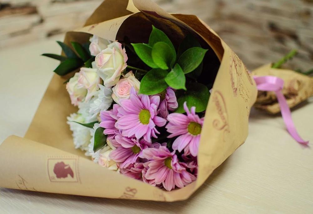 Букет цветов из: Розы и Хризантемы в Семендере