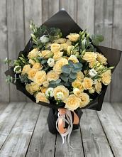 Букет цветов из:  Розы и Лизиантусы в Семендере