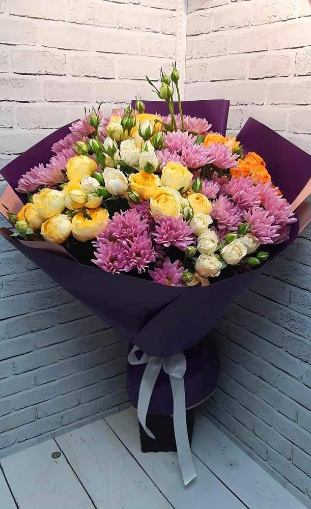 Букет цветов из: Хризантемы и Розы в Семендере