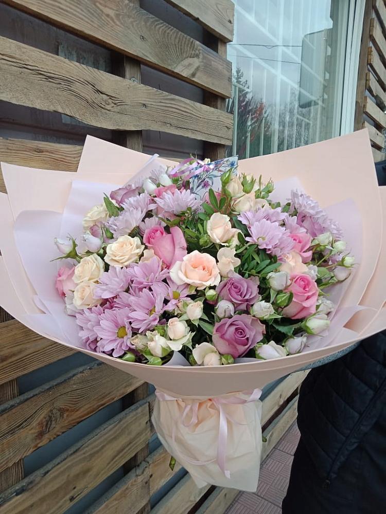 Букет цветов из: Розы и Хризантемы в Семендере