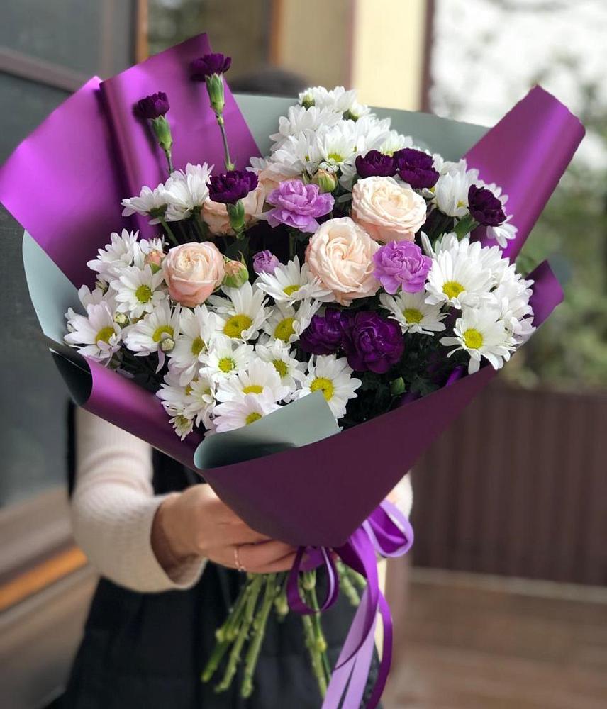 Букет цветов из: Хризантемы, Гвоздики и Розы в Семендере