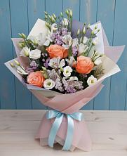 Букет цветов из:  Лизиантусы, Розы, Альстромерии и Гипсофила в Семендере