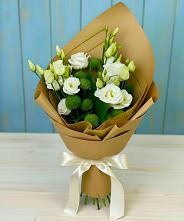 Букет цветов из:  Хризантемы и Лизиантусы в Семендере