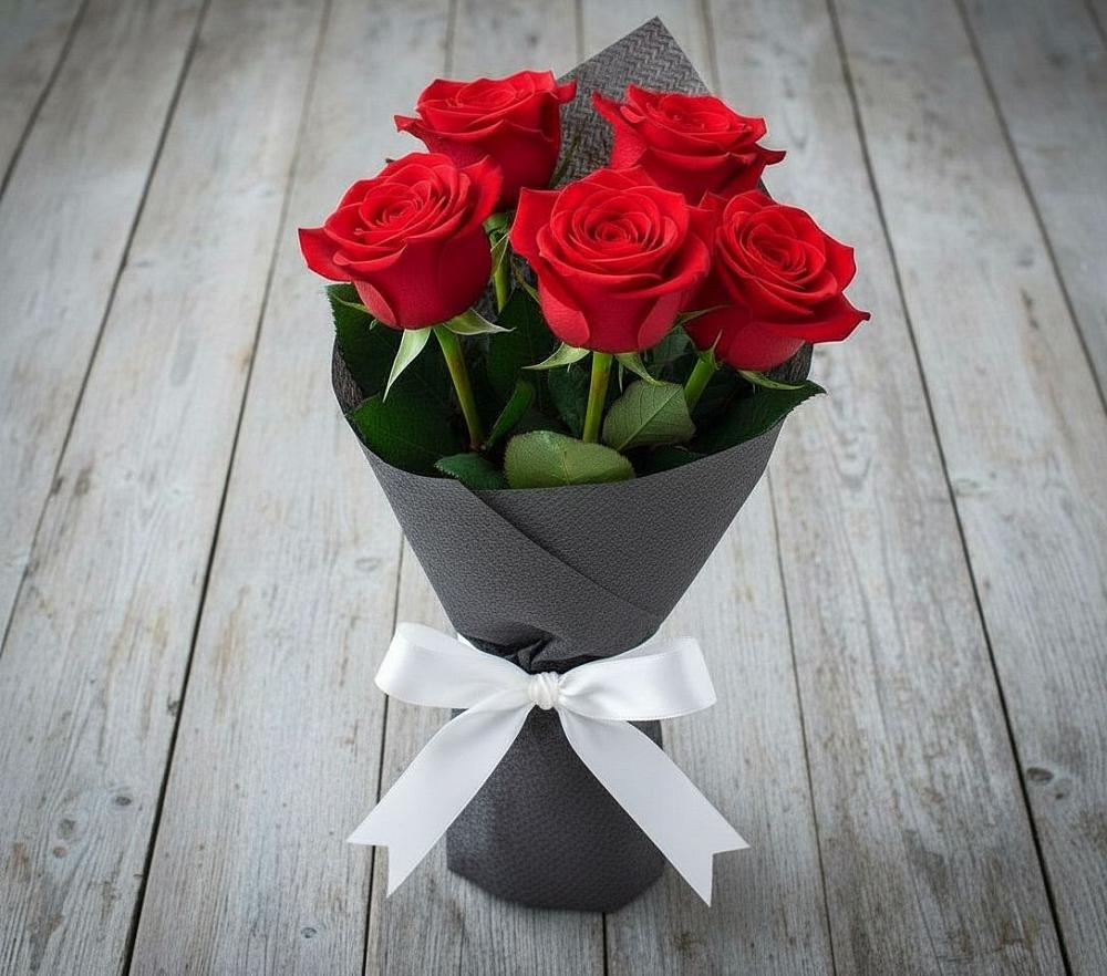 Букет 5 Красных роз Эдлесс Лав в Семендере