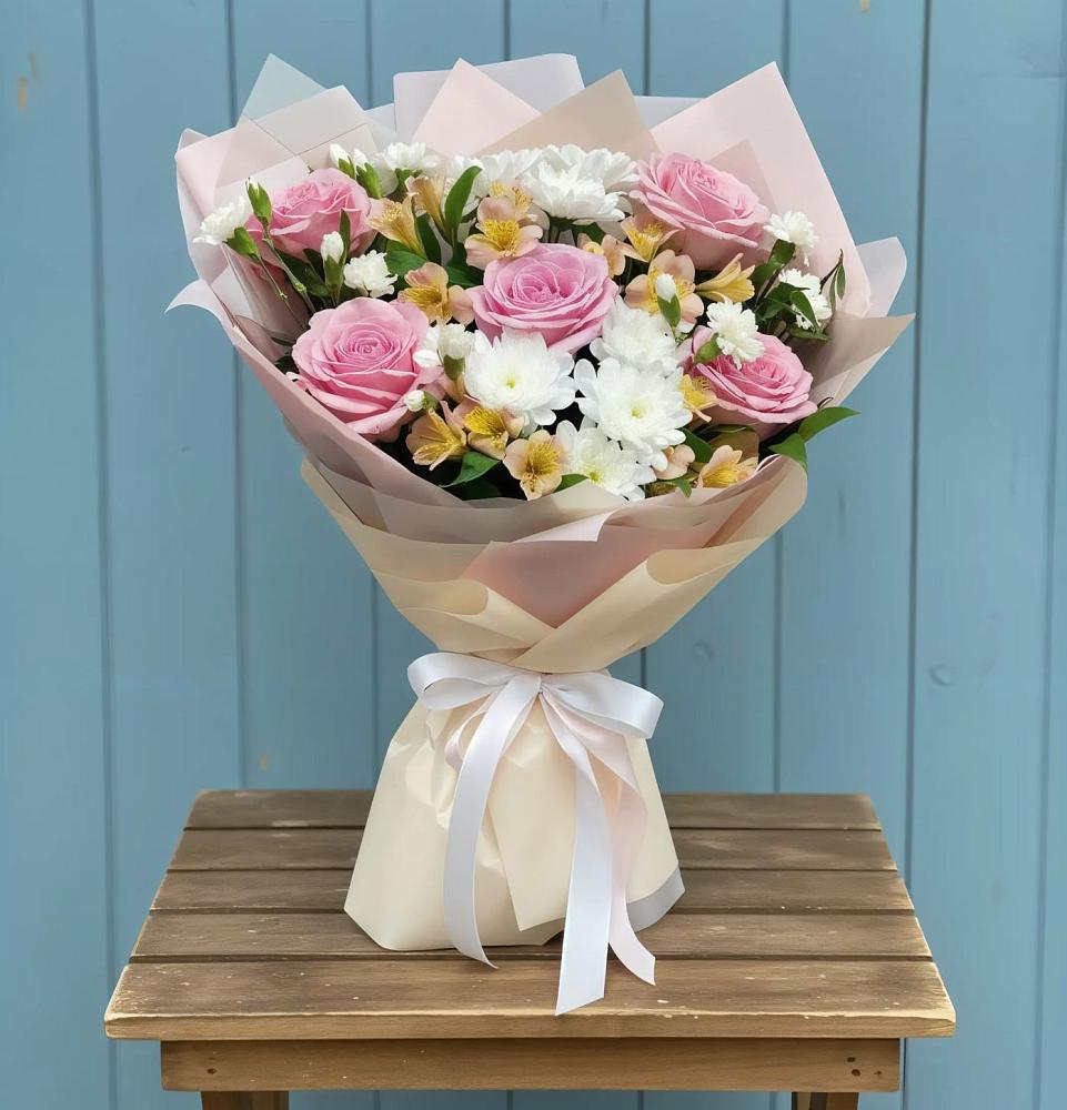 Букет цветов из: Гвоздики, Орхидеи и Розы в Семендере