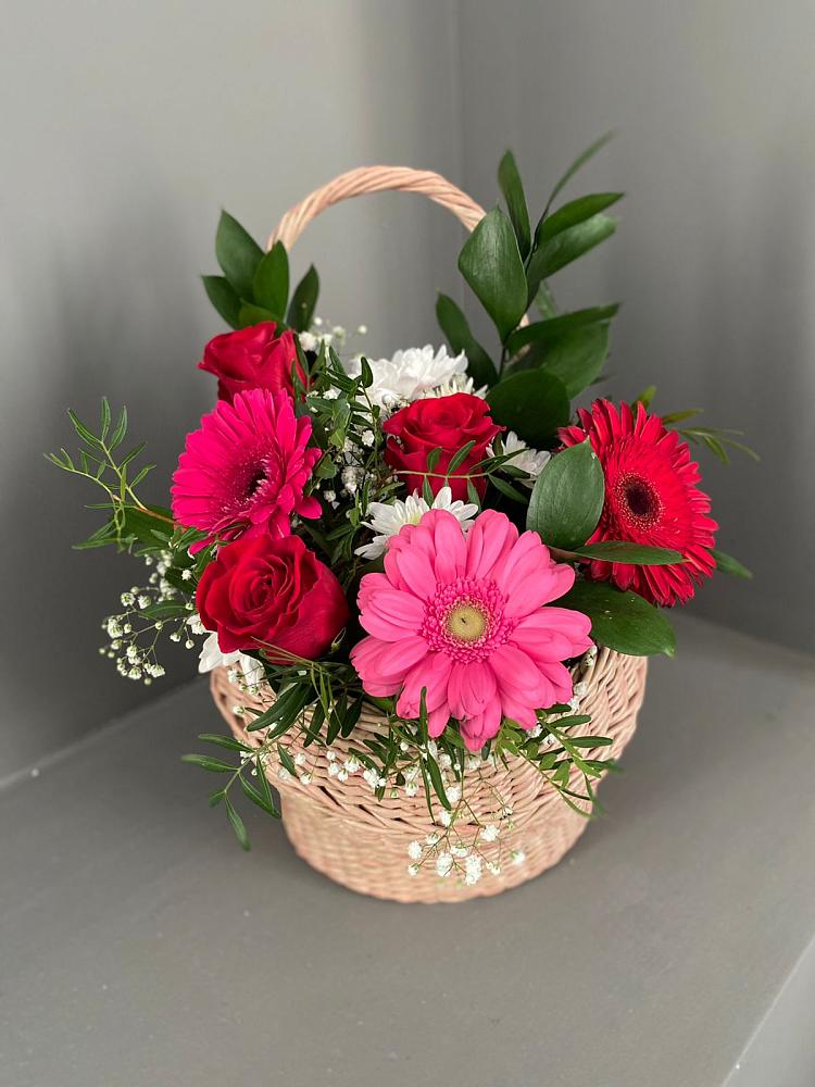 Цветочная композиция из Розы, Хризантемы и Герберы в корзине в Семендере