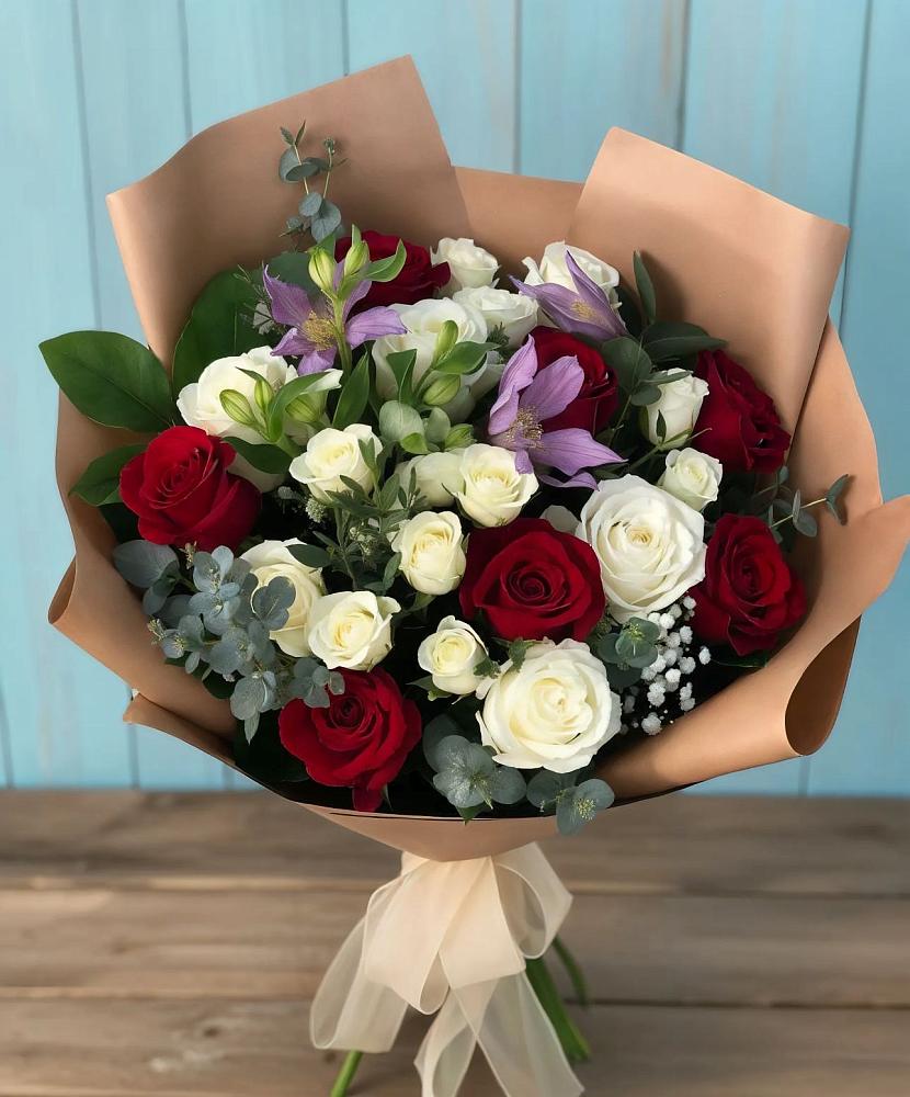 Букет цветов из: Розы и Альстромерии в Семендере